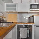 Cave 2 - Kp - Elegant Apartment In Heart Of Paris 18 2 Pers