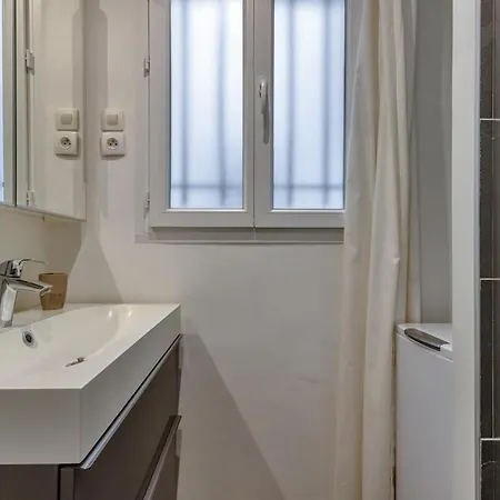 Elegant In Heart Of 18 2 Pers Apartment